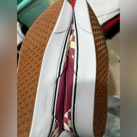 Maroon red white checkered Vans men’s 6.5, women’s 8 - Picture 5 of 7